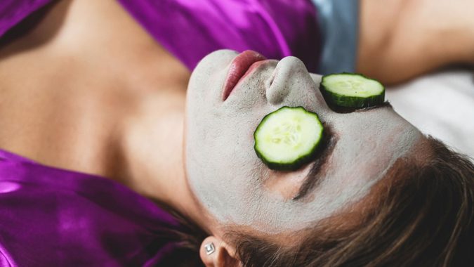 Gesichtsmaske selber machen: Die wichtigsten Tipps & Rezepte für deine Haut